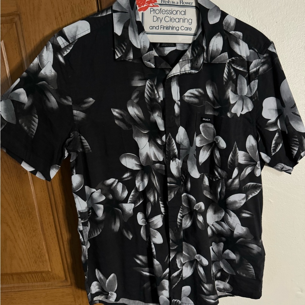 RVCA Black and White Casual Button Down Shirt